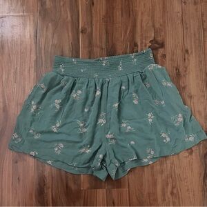 American Eagle Outfitters Green Floral High Waist Flowy Shorts